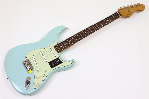 画像2: Fender　Limited Edition Vintera II Road Worn '60s Stratocaster Sonic Blue (2)
