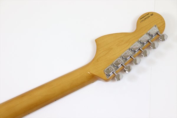 画像7: Fender　Vintera III Late '60s Stratocaster, Maple Fingerboard, Olympic White (7)