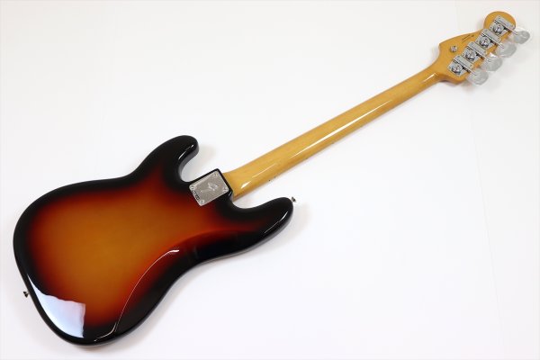画像5: Fender　Vintera III Late '60s Precision Bass, Maple Fingerboard, 3-Color Sunburst (5)