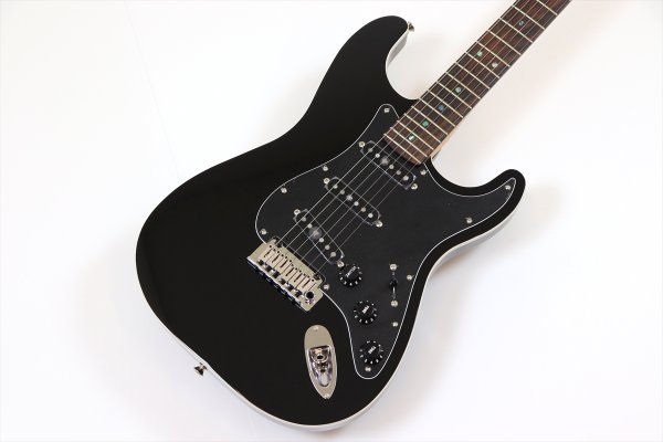 画像3: Fender　Made in Japan Limited Active Modern Stratocaster, Rosewood Fingerboard, Black (3)