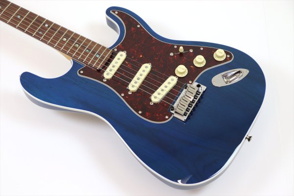 画像8: Fender　Made in Japan Limited Active Modern Stratocaster, Rosewood Fingerboard, Sapphire Blue Transparent (8)