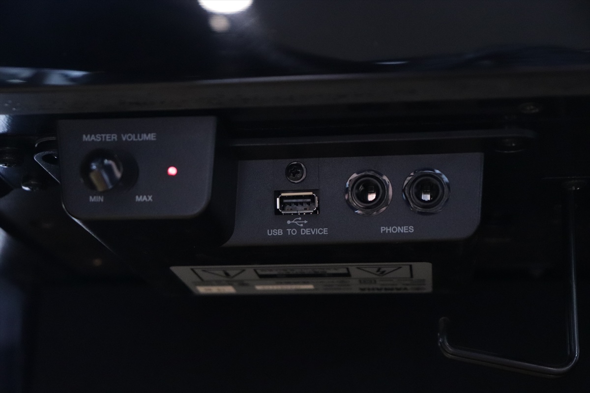 【店頭展示品・送料別・代引不可】YAMAHA　AvantGrand（アバングランド） NU1X